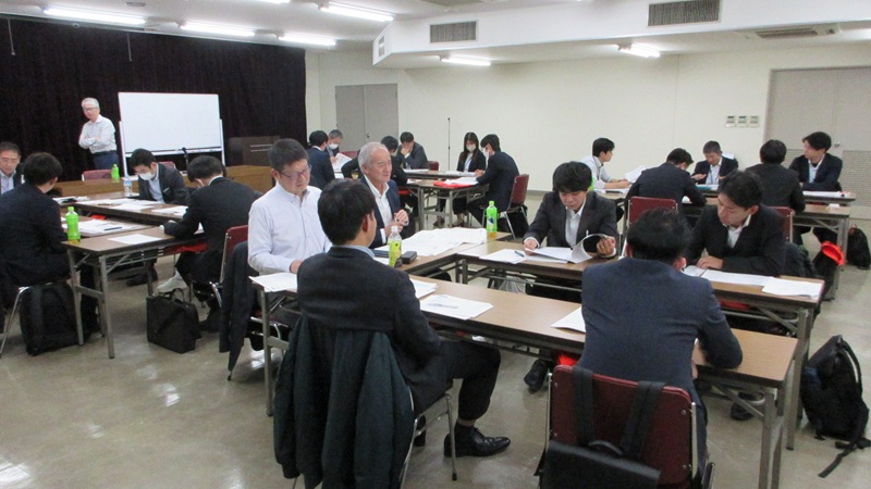 案件検討回の様子